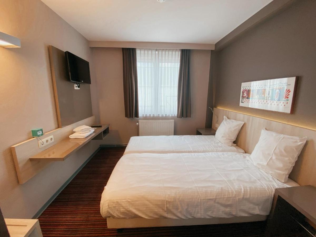 Hotel Les100Ciels Saint-Hubert Luaran gambar